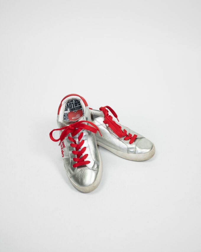 Trendy Silver Vintage Moschino Sneaker - 36