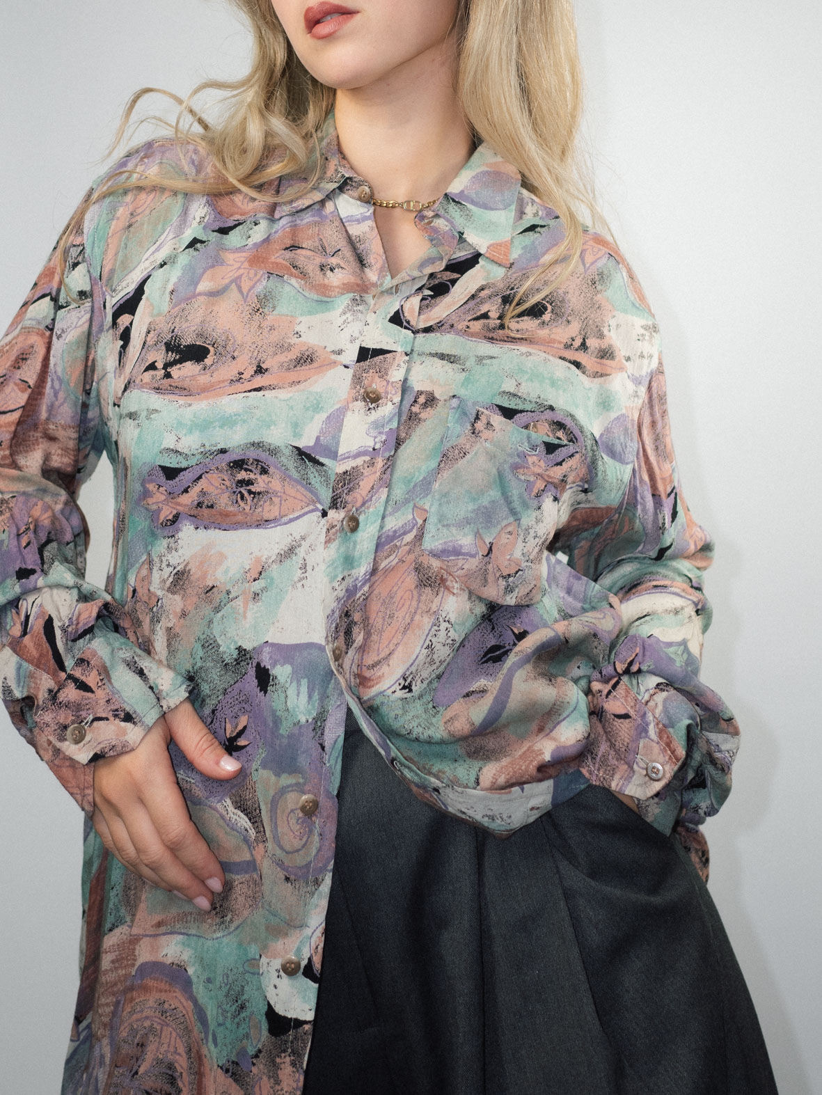 Silky Vintage Shirt with Pastel Patterns – S/M - Image 3