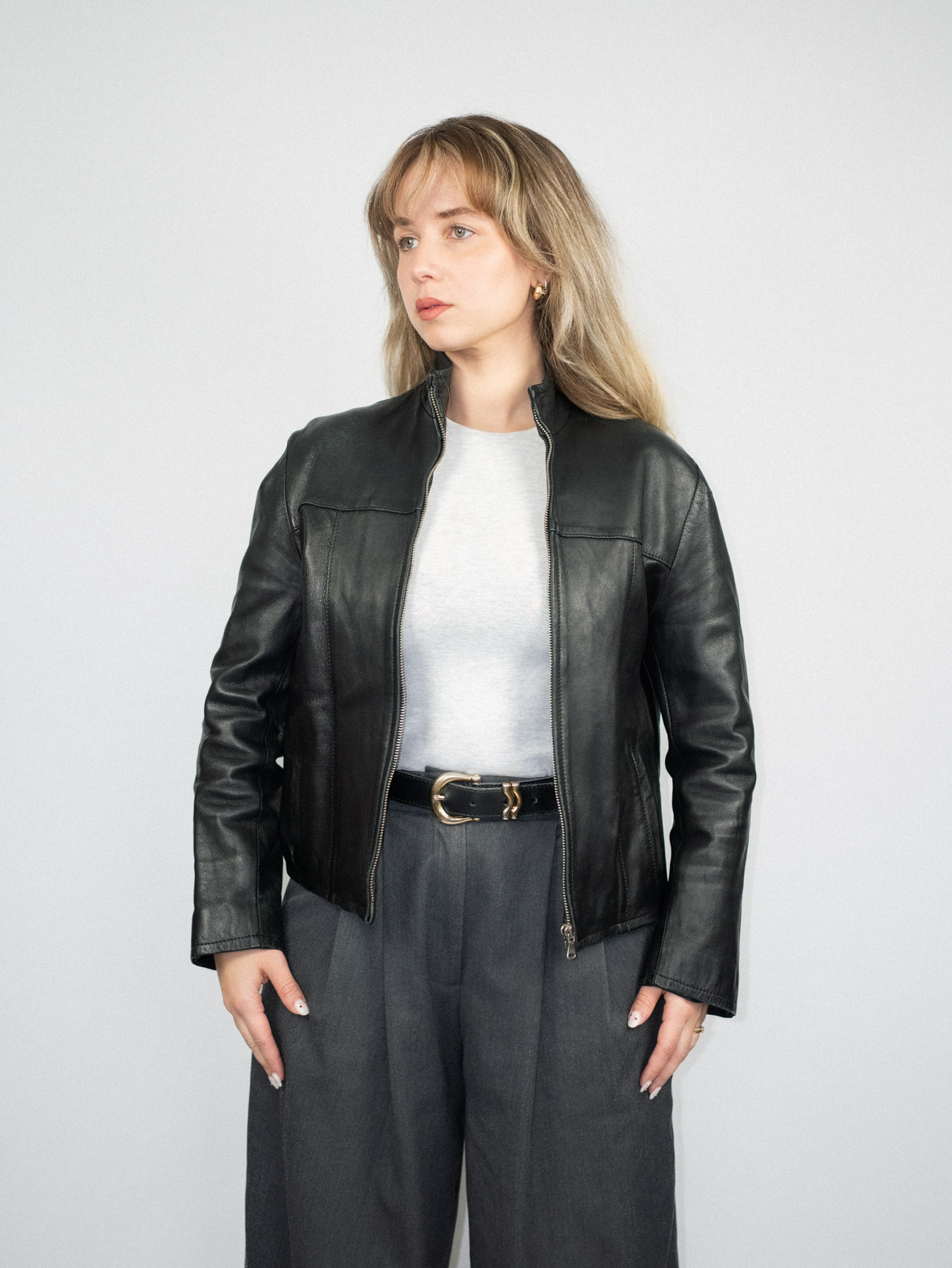 Zip-Up Vintage Leather Jacket – M - Image 4