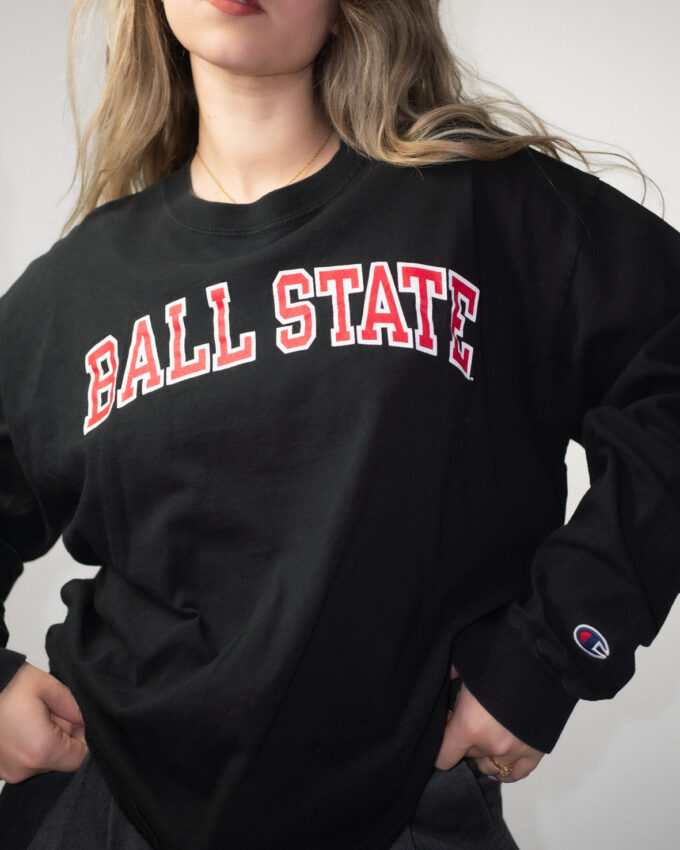 Vintage Champion Sweatshirt (Thin Fabric) – M