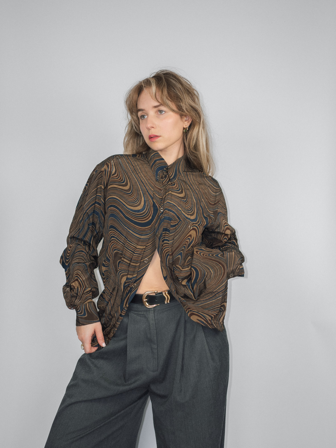 Earth-Toned Vintage Graphic Shirt – M/L - Image 3