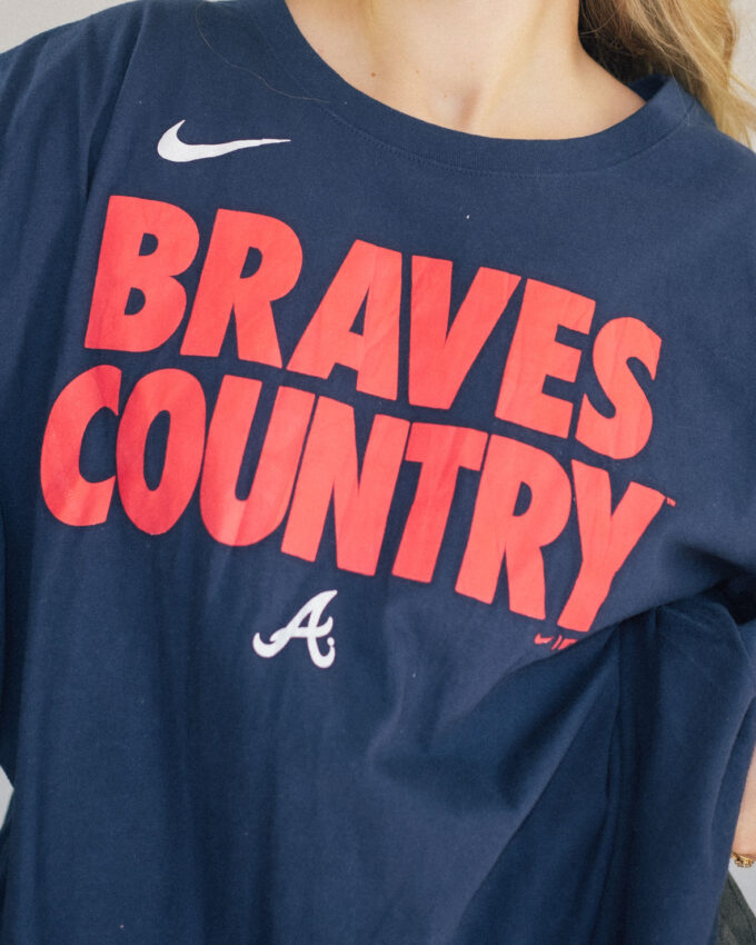 Vintage Nike "Braves Country" Oversized T-Shirt - L/XL