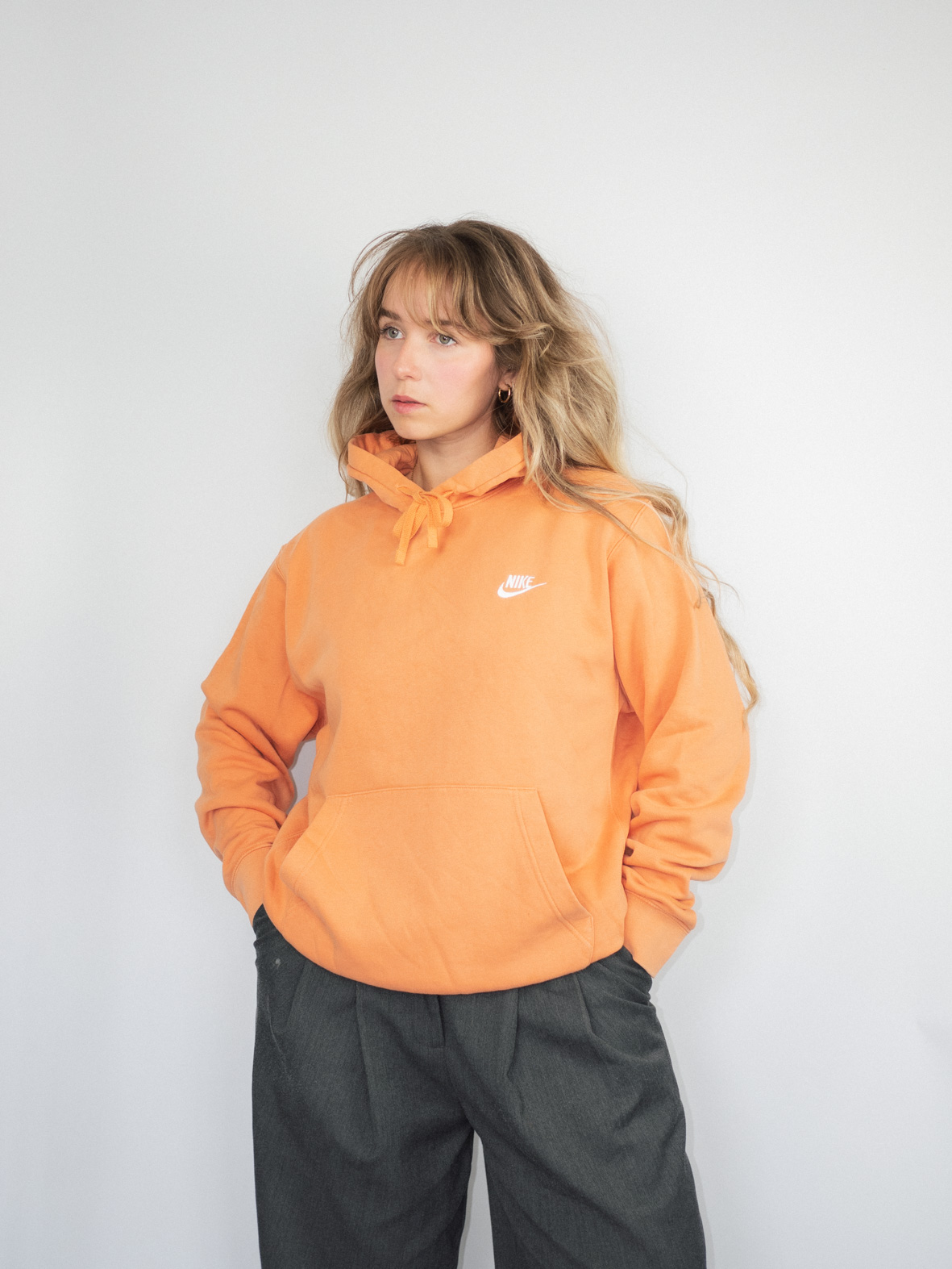 Vintage Nike Hoodie – Soft Orange Street Essential - M
