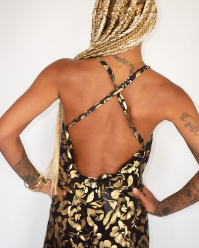 Black & Gold Floral Maxi Dress – Vintage Glam Moment - M/L