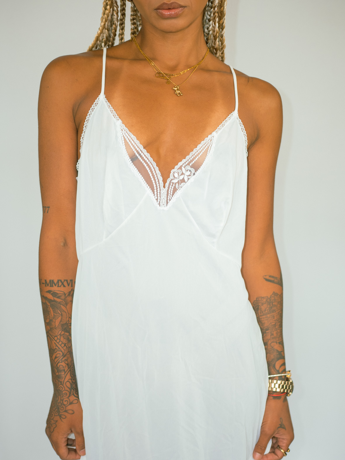 Pearl White Satin Slip – Lace & Vintage Softness - M - Image 3