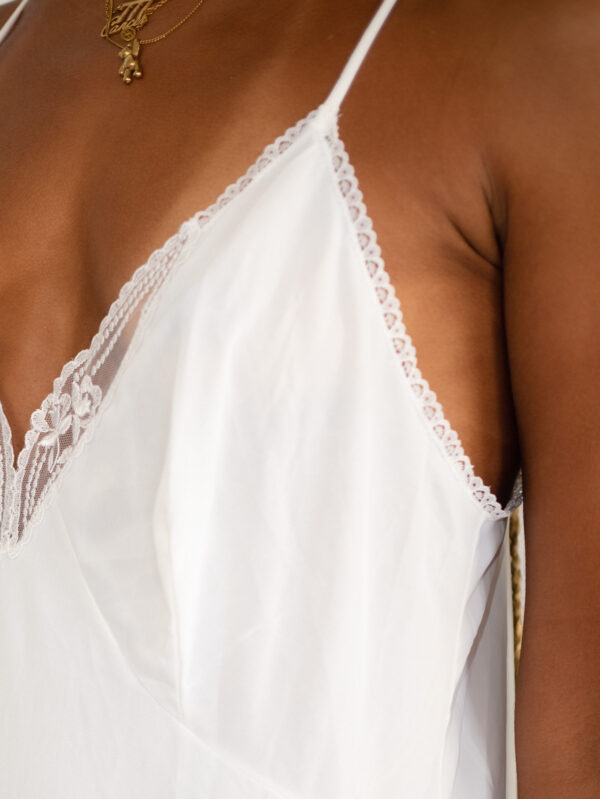 Pearl White Satin Slip – Lace & Vintage Softness - M - Image 4