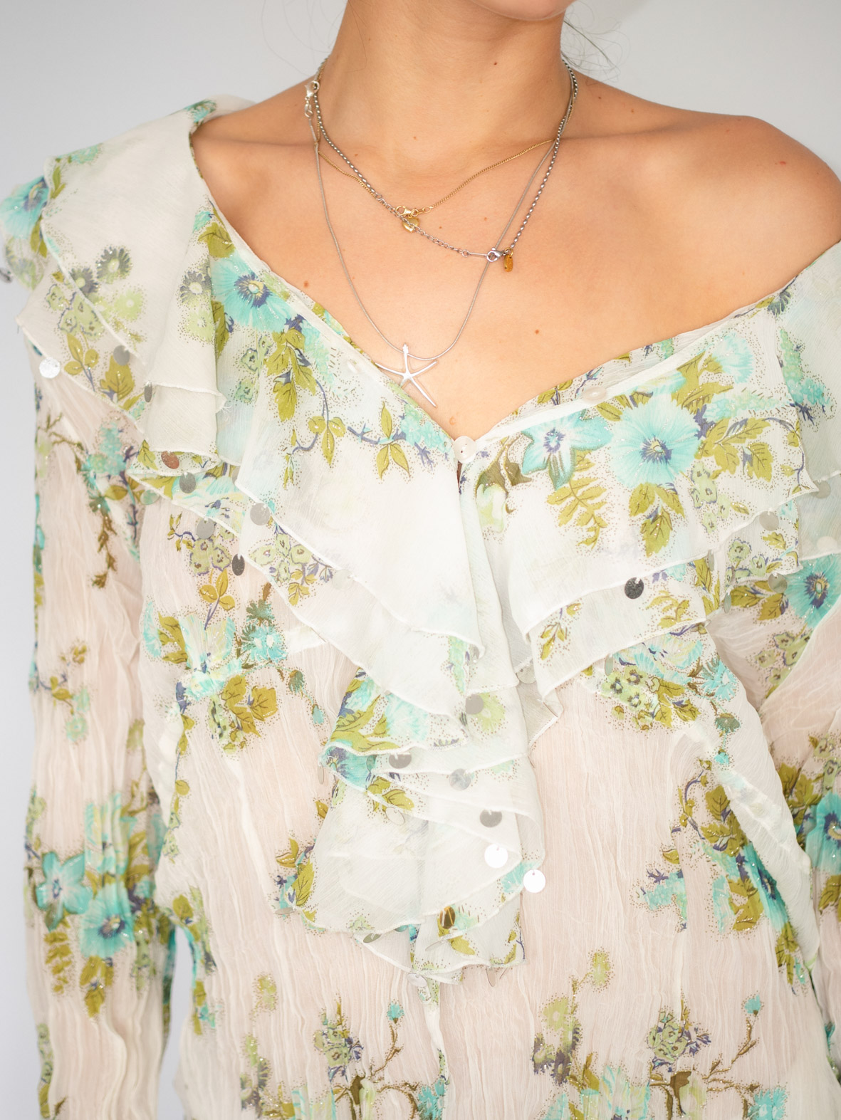 Sequin Floral Vintage Ruffle Top – M/L - Image 3