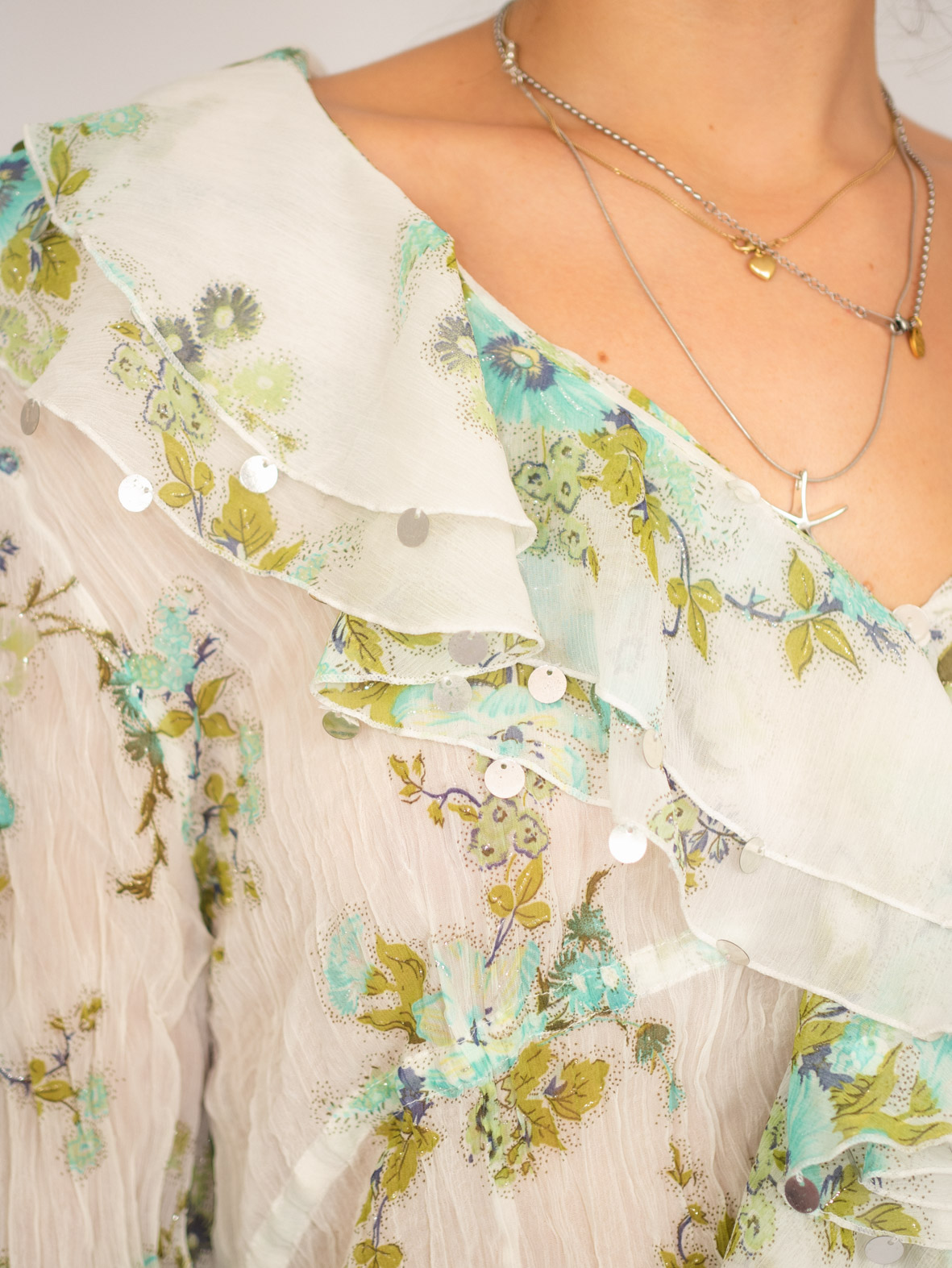 Sequin Floral Vintage Ruffle Top – M/L - Image 6