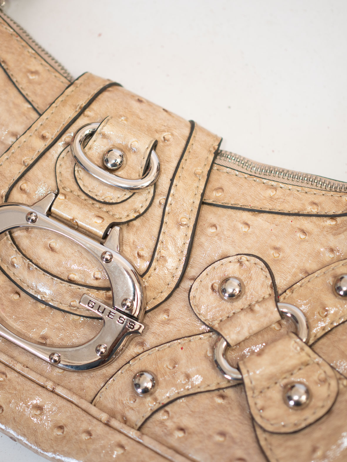 Rare Vintage Guess Buckle Bag in Beige Ostrich Look - Image 5