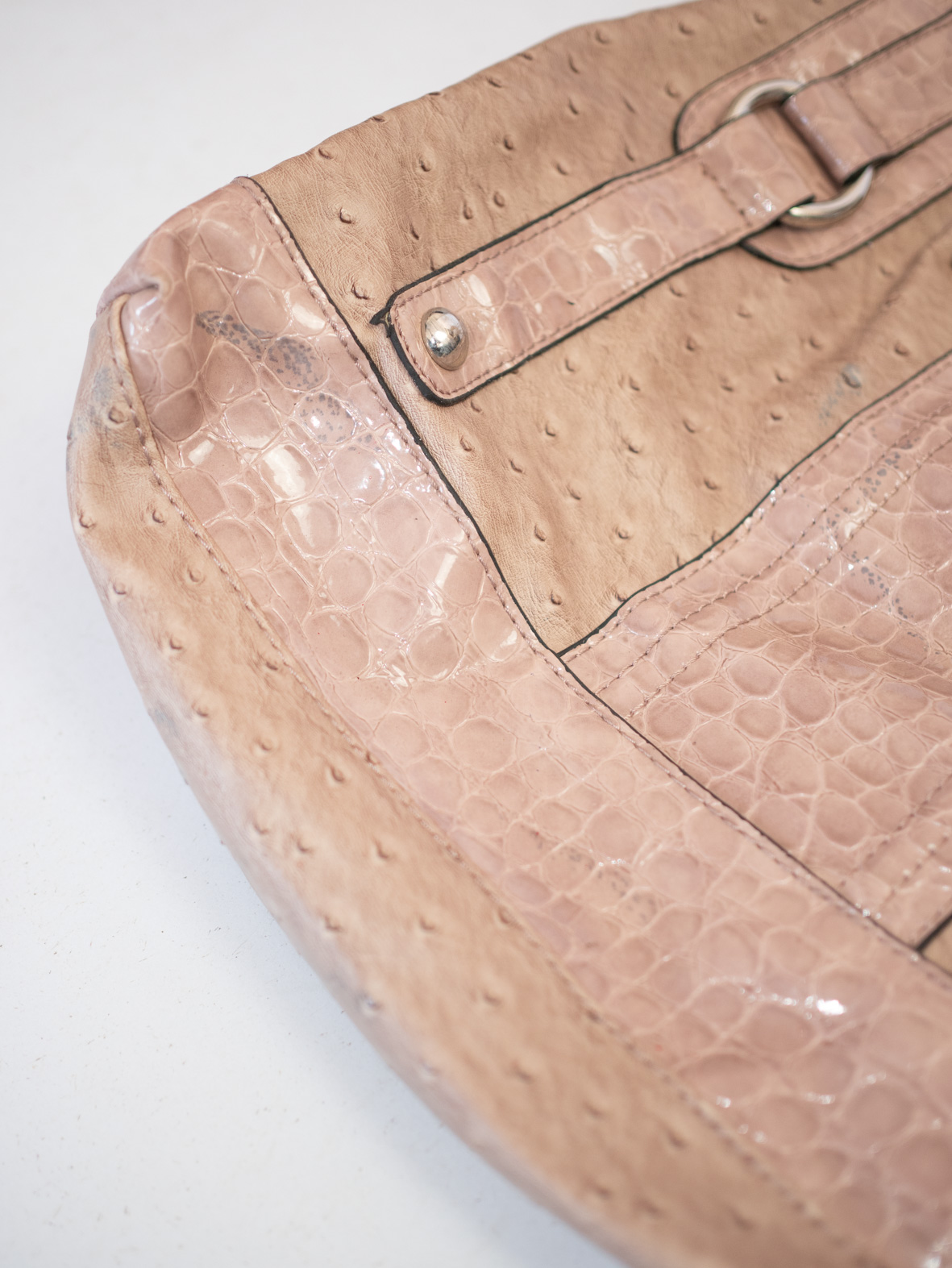 Vintage Guess Bag in Soft Pink Croco Texture - Image 6