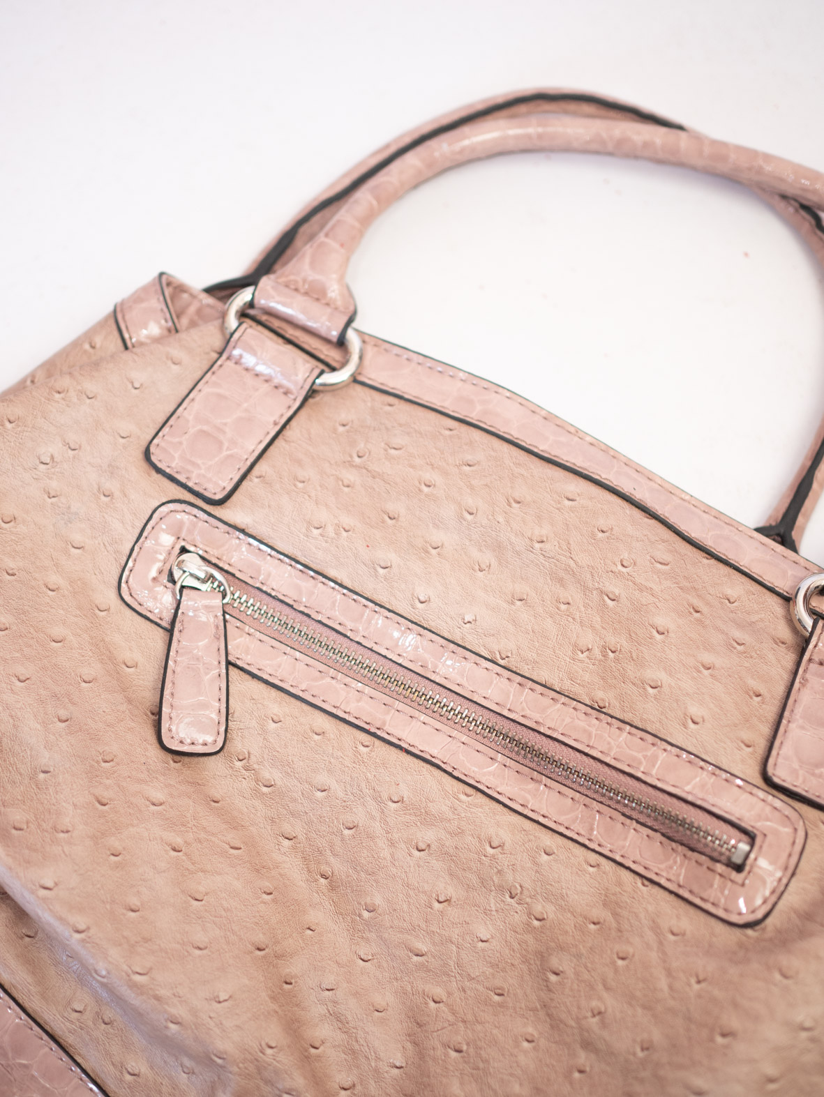 Vintage Guess Bag in Soft Pink Croco Texture - Image 8