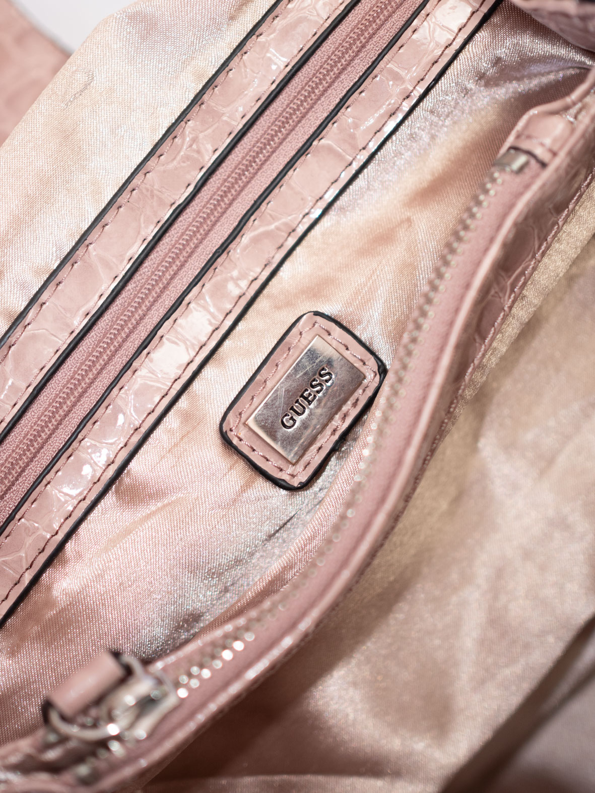 Vintage Guess Bag in Soft Pink Croco Texture - Image 10