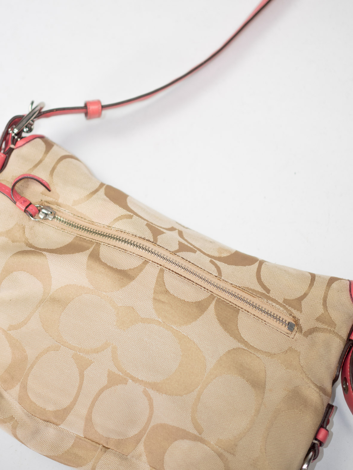Vintage Coach Crossbody Bag – Beige/Red - Image 4