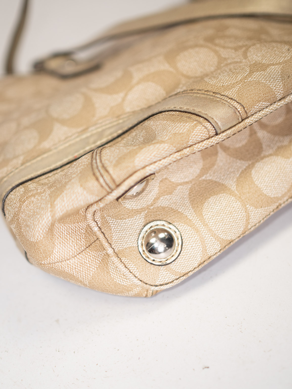 Vintage Coach Tote (Beige Monogram) - Image 9