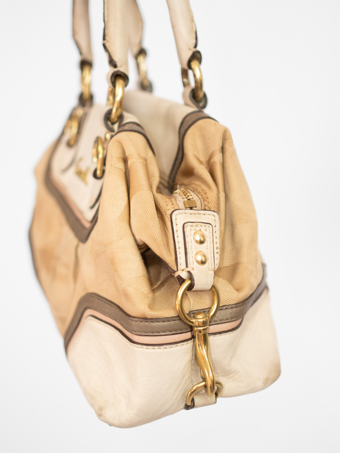 Vintage Coach Shoulder Bag – Beige Signature Canvas - Image 10