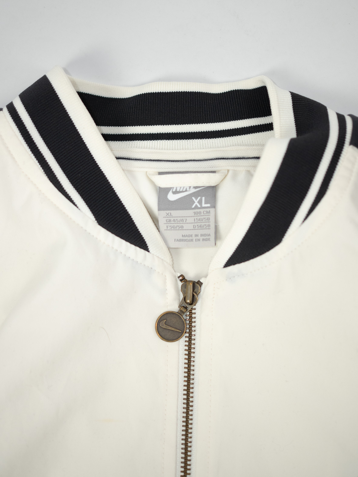 Vintage late 00s Nike Windbreaker – White & Black - XL - Image 8