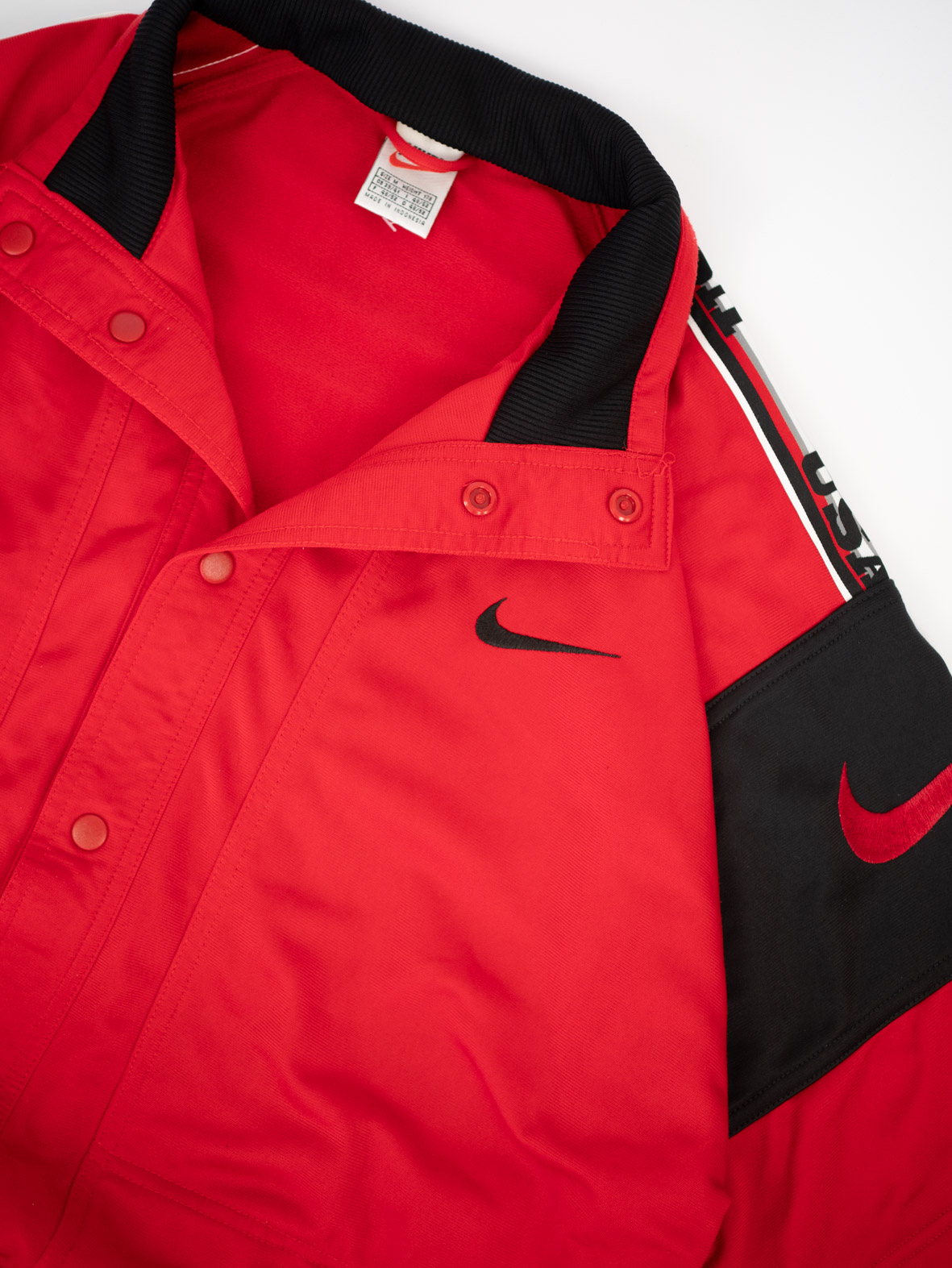 Oversized Embroidered Vintage 90s Nike T-Shirt - M/L - Image 6