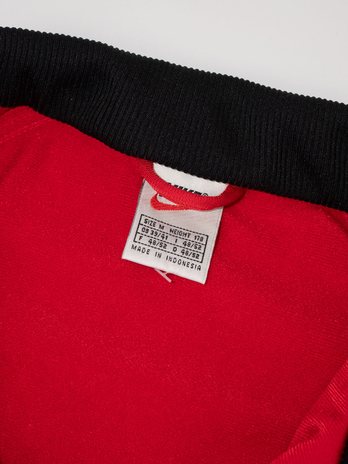 Oversized Embroidered Vintage 90s Nike T-Shirt - M/L - Image 2