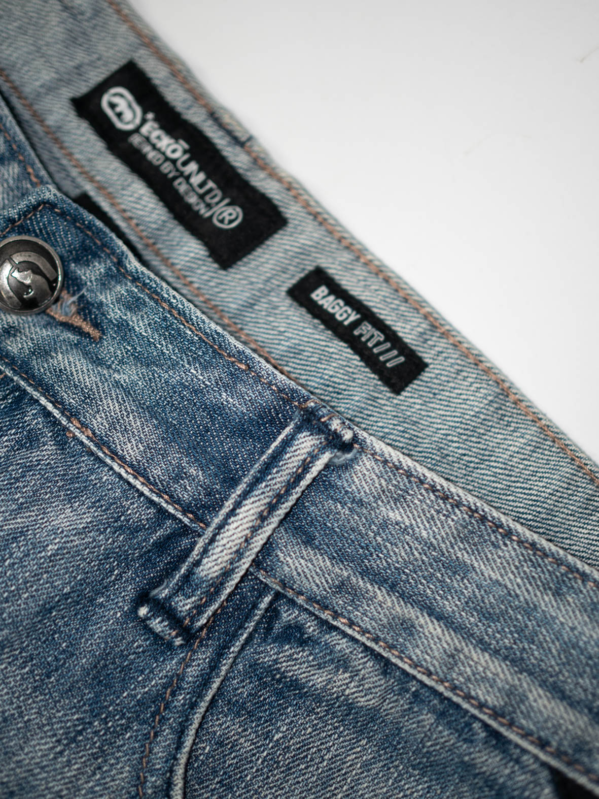 Ecko Unltd. Baggy Fit Jeans – Light Wash - L - Image 5