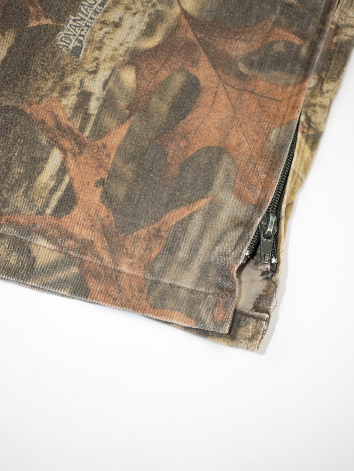 Vintage Camouflage Cargo Pants – Utility Fit - M - Image 2