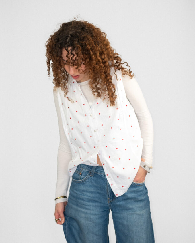 Vintage White Button-Up Shirt with Polka Dots - M/L