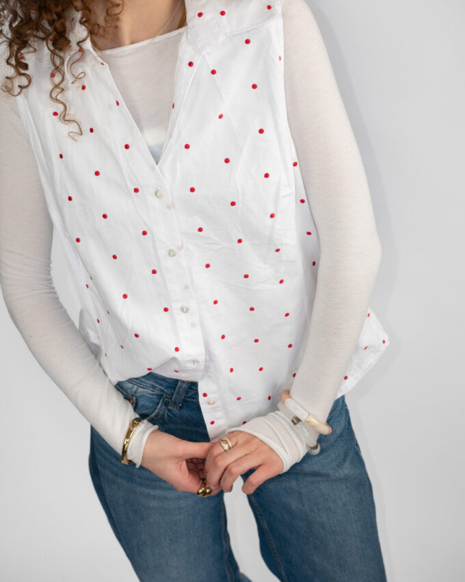 Vintage White Button-Up Shirt with Polka Dots - M/L