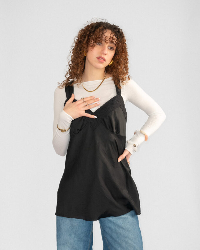 00s Black Satin Embroidered V-Neck Top - M