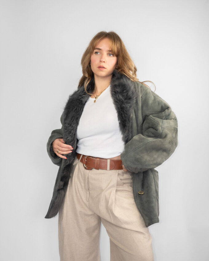 Authentic Premium Vintage 80s Shearling Coat - M