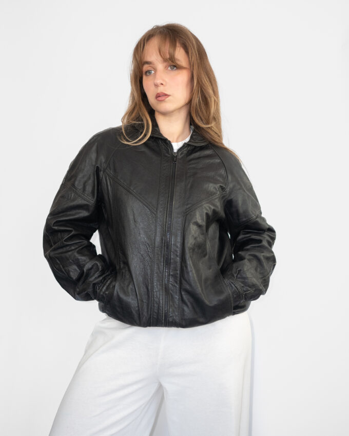 Classic Edge – Black Leather Jacket - M/L