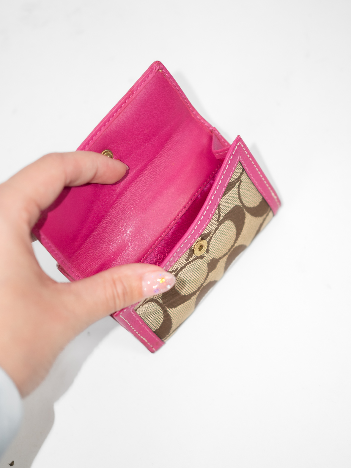 Vintage Signature Mini Wallet – Pink Detail - Image 5