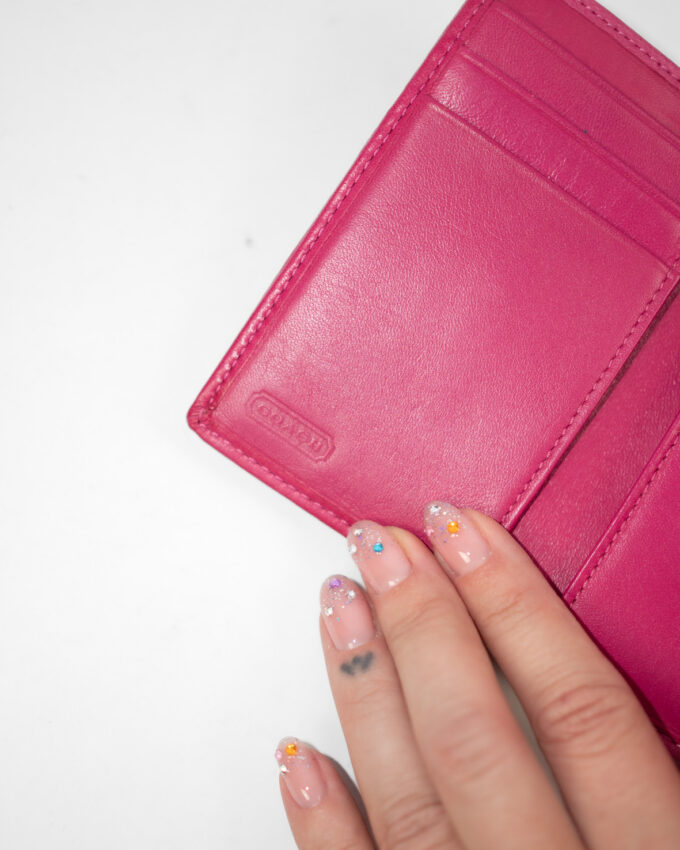 Vintage Signature Mini Wallet – Pink Detail