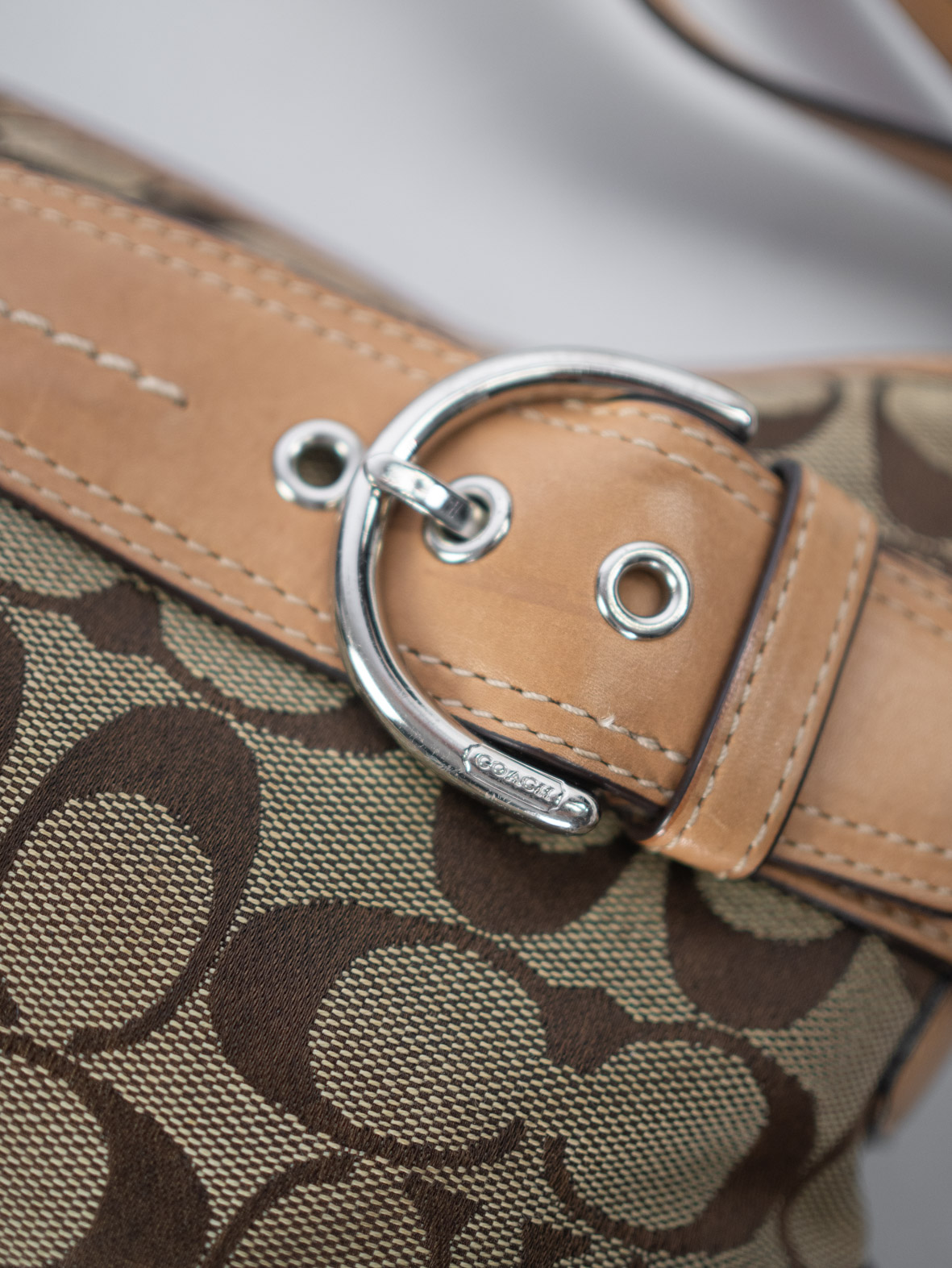 . Vintage Signature Two Way Bag – Belt Detail Edition - Image 9