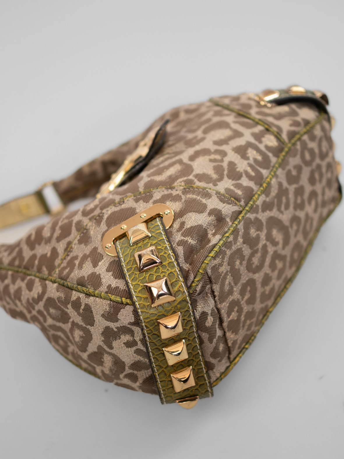 Rare Vintage Guess Leo Shoulder Bag – 00s Archive - Image 9