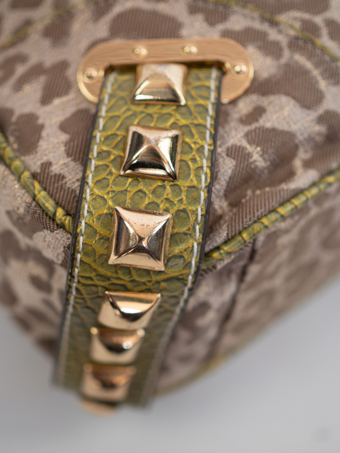 Rare Vintage Guess Leo Shoulder Bag – 00s Archive - Image 10