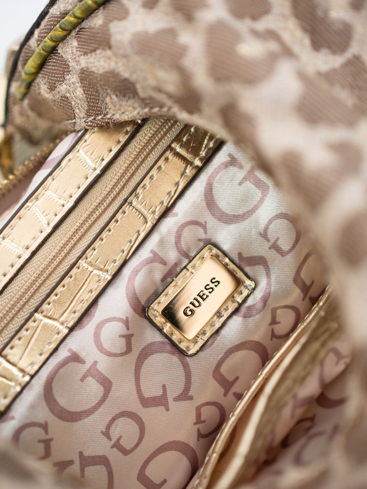Rare Vintage Guess Leo Shoulder Bag – 00s Archive - Image 15