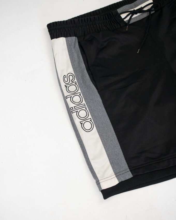 Vintage 90s Adidas Shorts – M