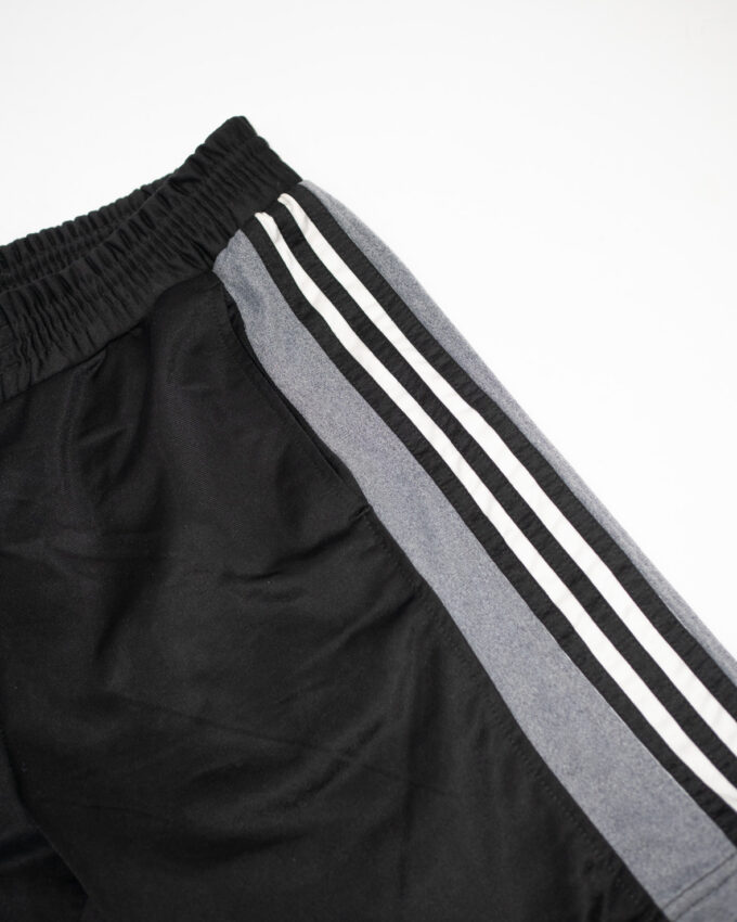 Vintage 90s Adidas Shorts – M