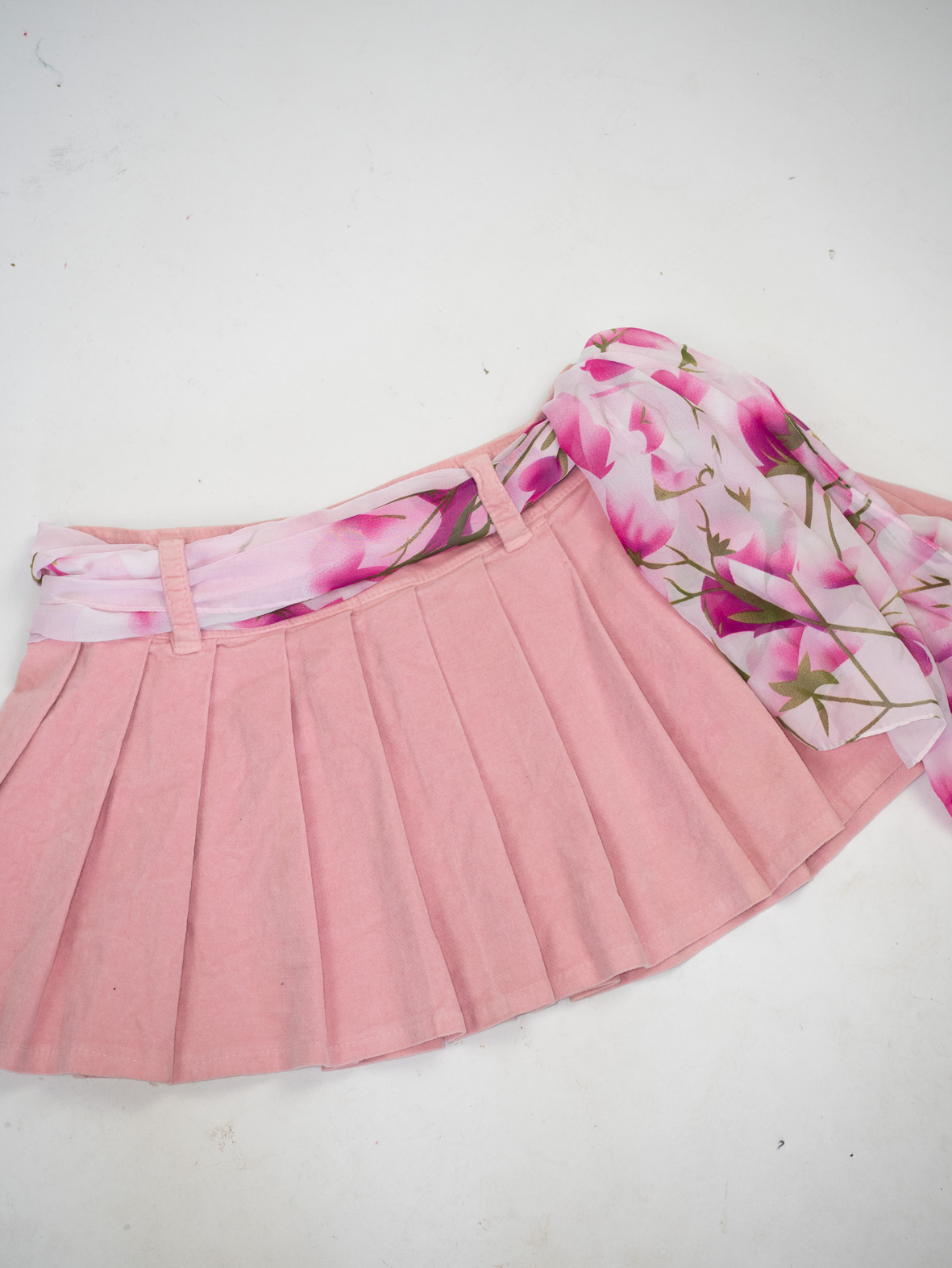 Vintage Velvet Cotton Pleated Mini Skirt with Scarf - Image 2