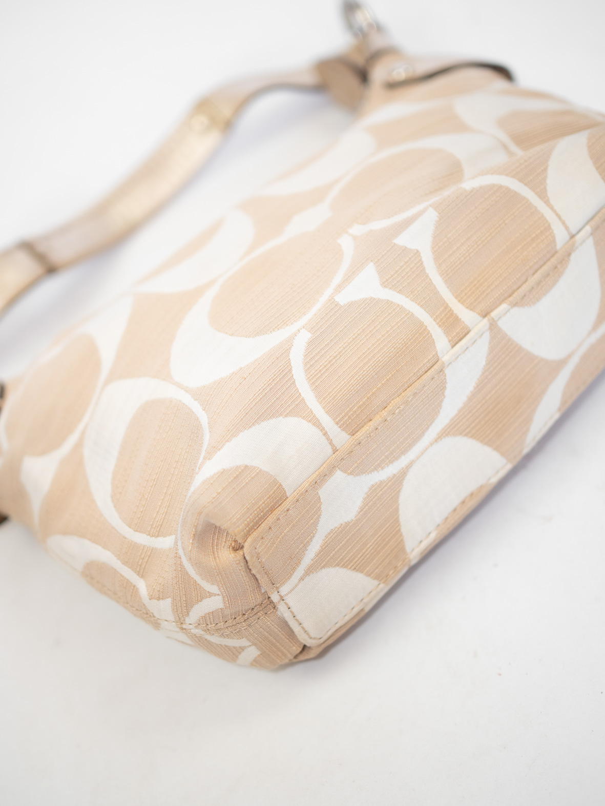 Rare Vintage Coach Cream Mini Shoulder Bag - Image 7