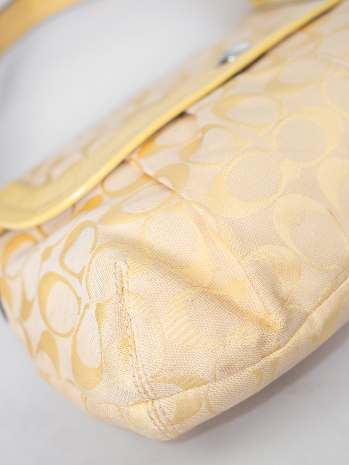 Rare Vintage Coach Soft Yellow Signature Shoulder Bag - Image 10