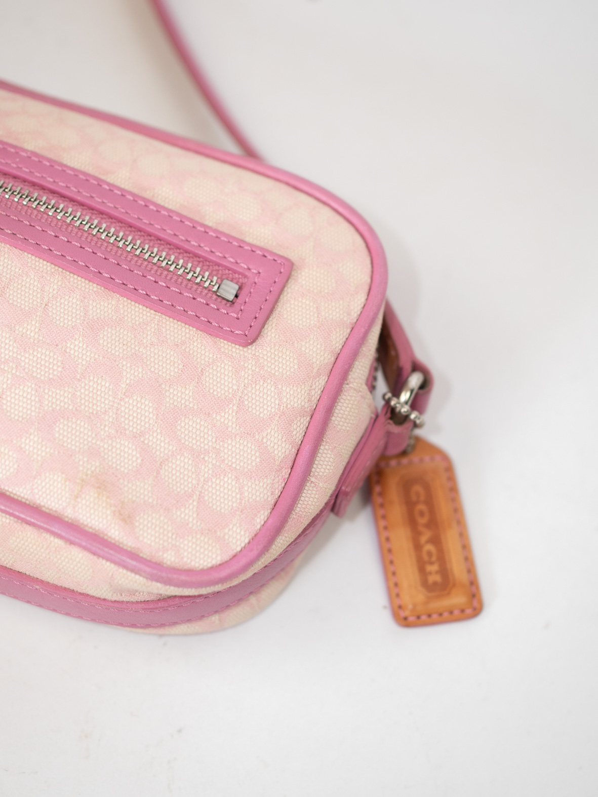 Vintage Coach Pastel Pink Mini Crossbody Bag - Image 4