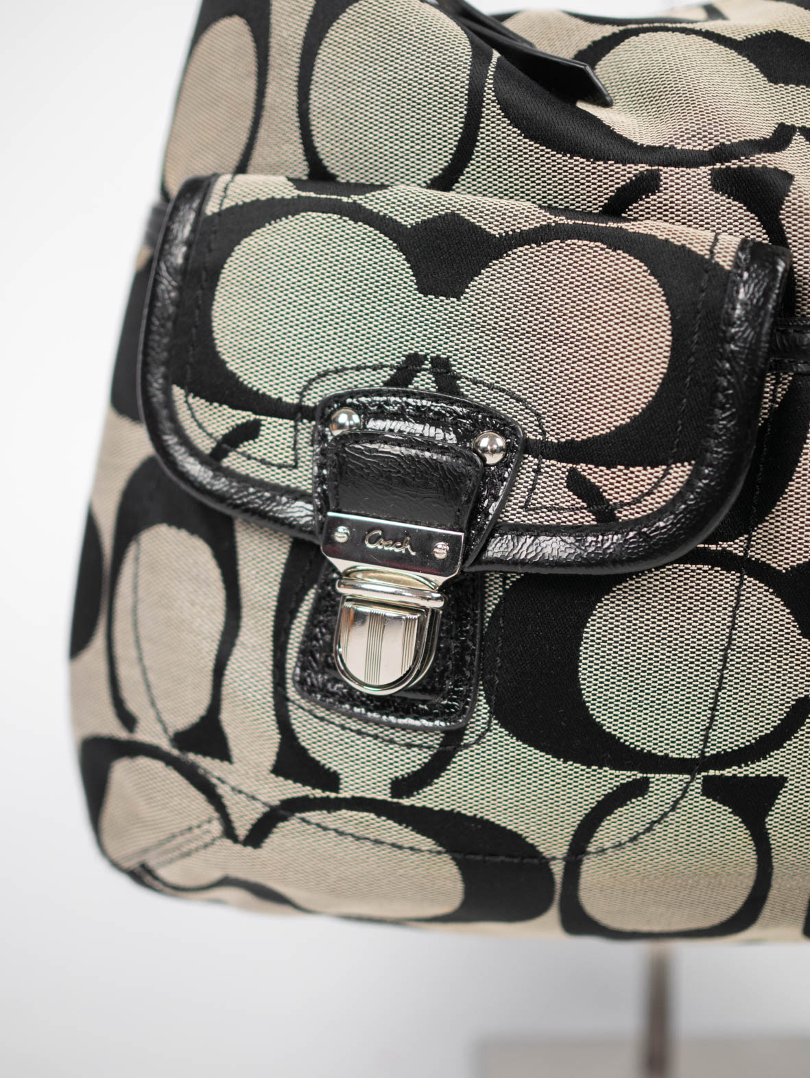 Coach Vintage Poppy Black Signature Shoulder Bag - Image 3