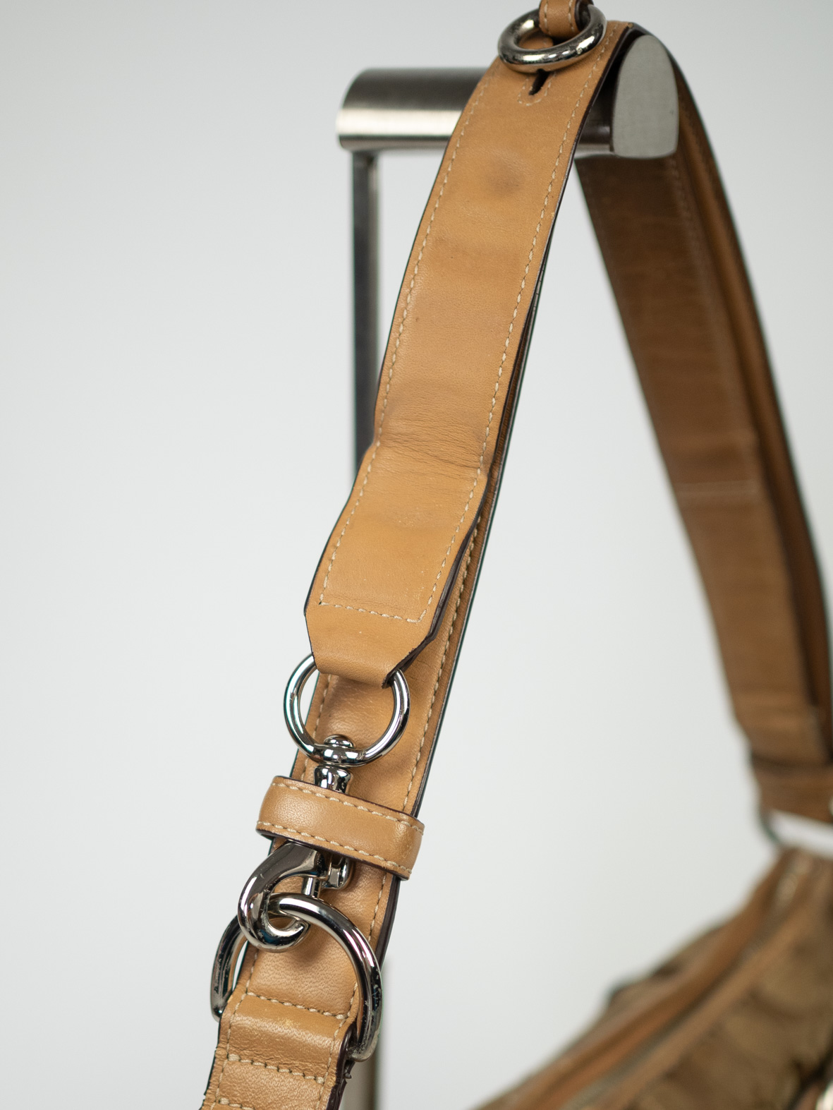 Coach Vintage Signature Two-Way Shoulder Bag - Image 6