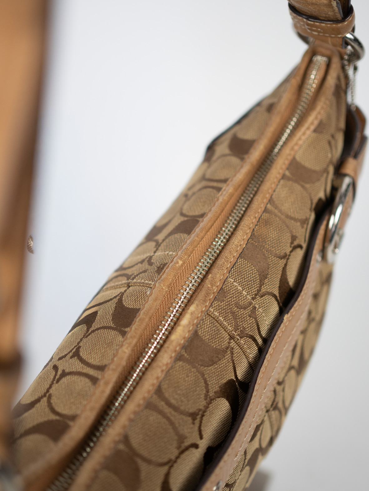 Coach Vintage Signature Two-Way Shoulder Bag - Image 7