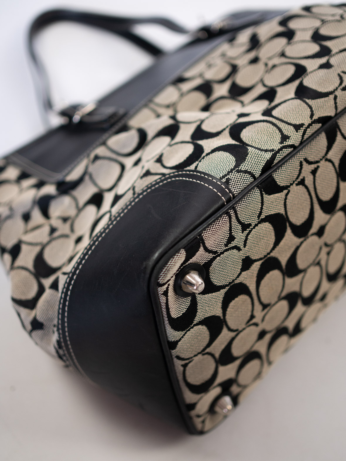 Vintage Coach Signature Everyday Bag - Image 8