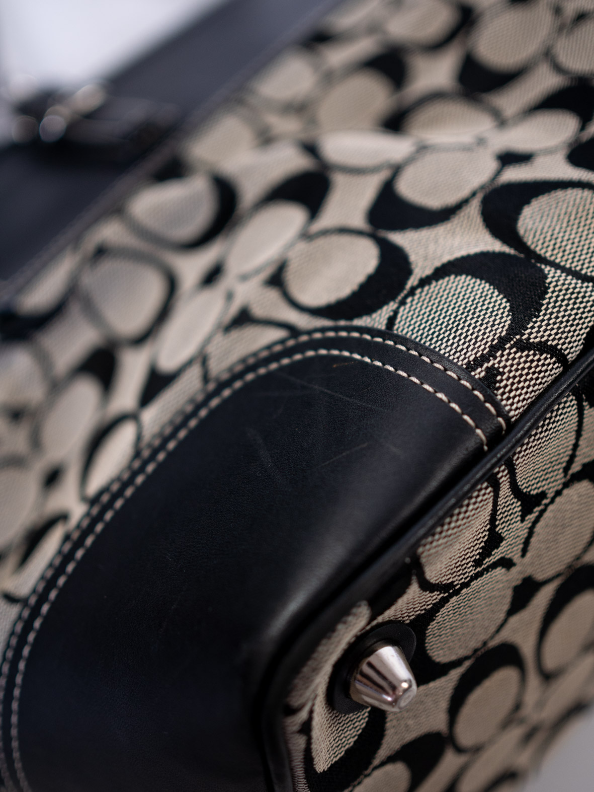 Vintage Coach Signature Everyday Bag - Image 9